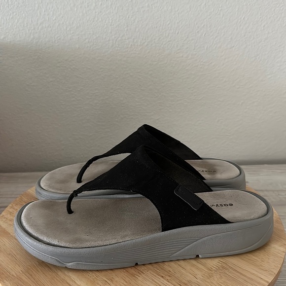 easy spirit Rift Slip-On Thong Sandal - Picture 4 of 8